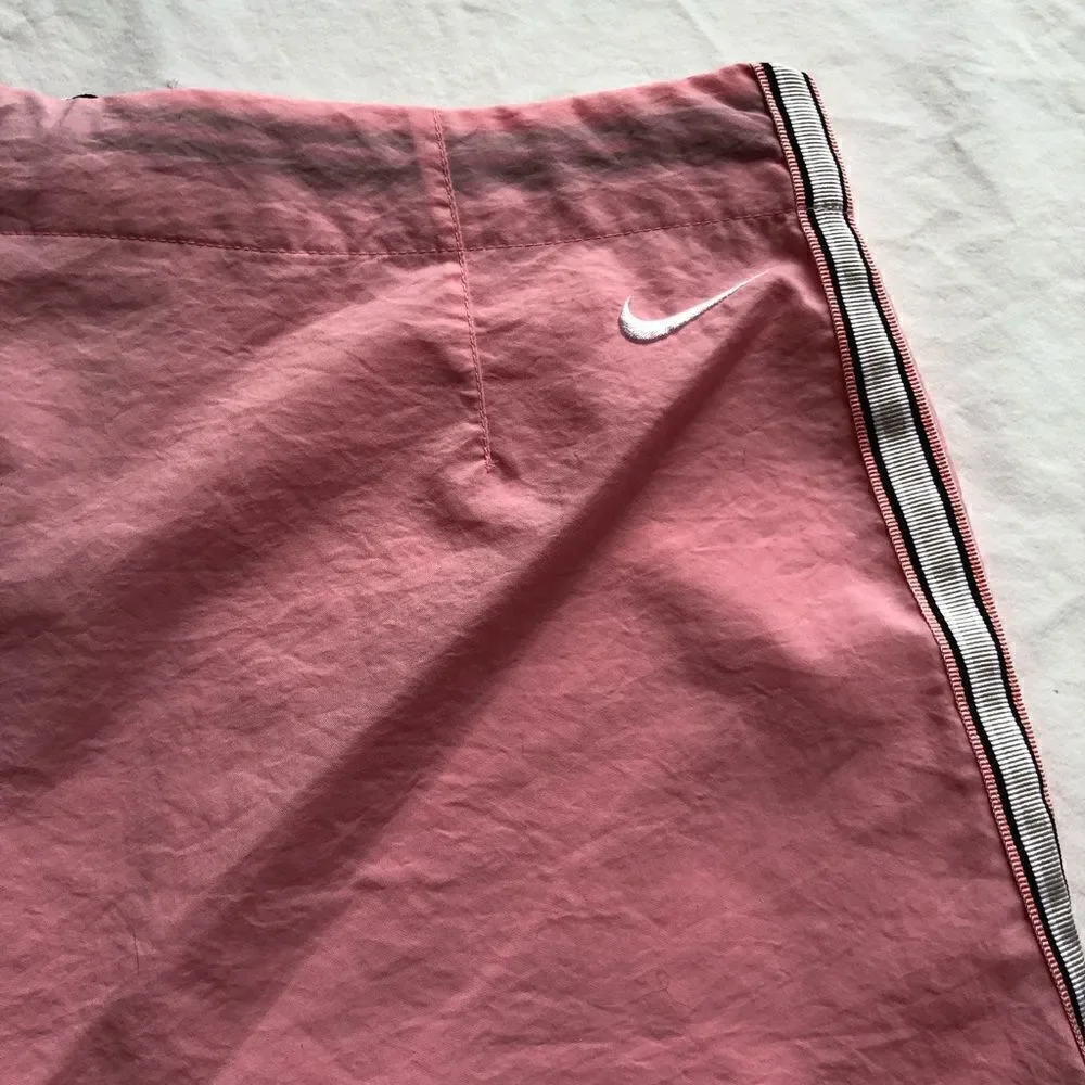 Nike shorts light weight quick dry pink M(8-10)